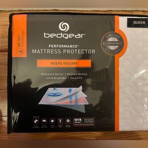 edge White Mattress Protector